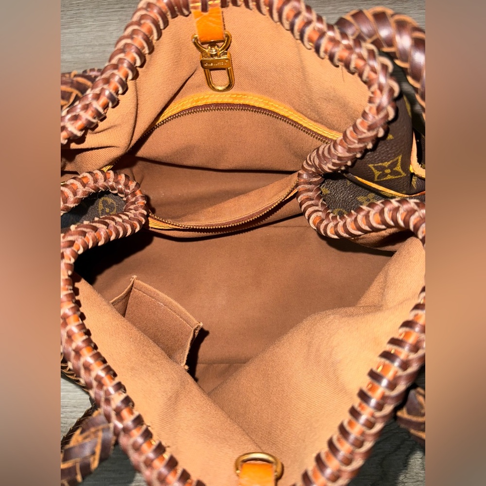 Louis Vuitton Batignolles Shoulder Bag with Fringe - Picture 3 of 8